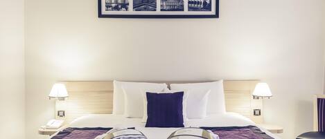 Zimmersafe, Schreibtisch, schallisolierte Zimmer, Bügeleisen/Bügelbrett