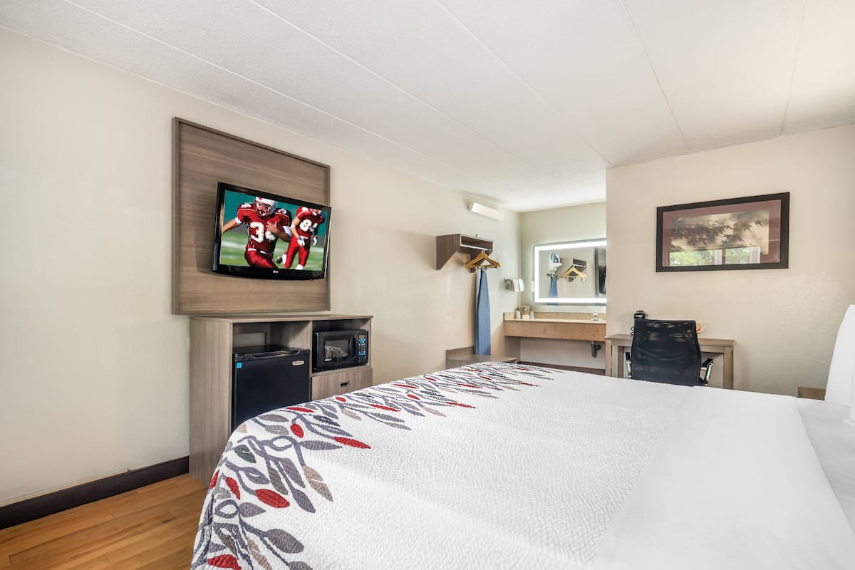 Superior Room, 1 King Bed (Smoke Free)