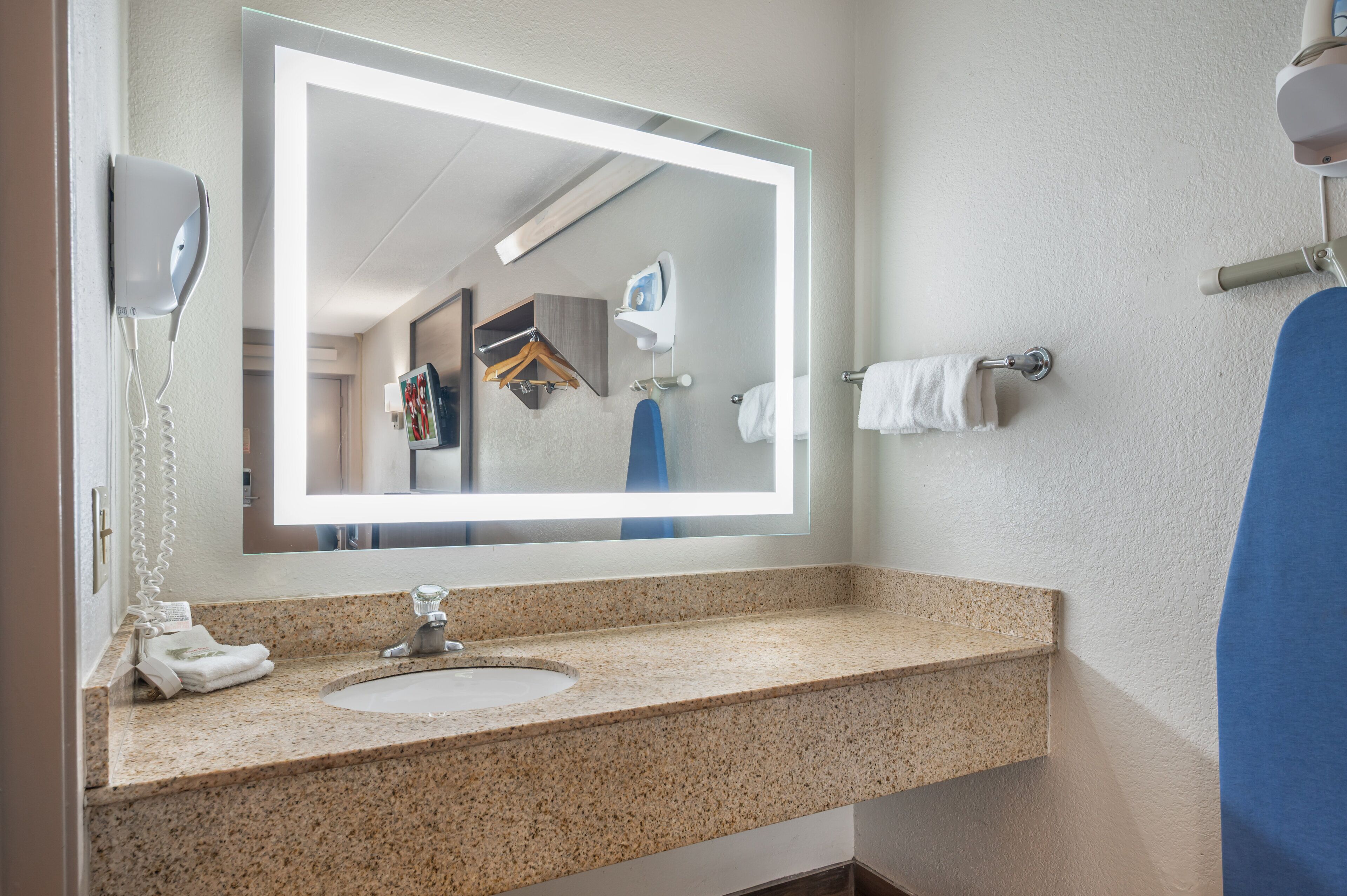 Photo - Red Roof Inn Virginia Beach