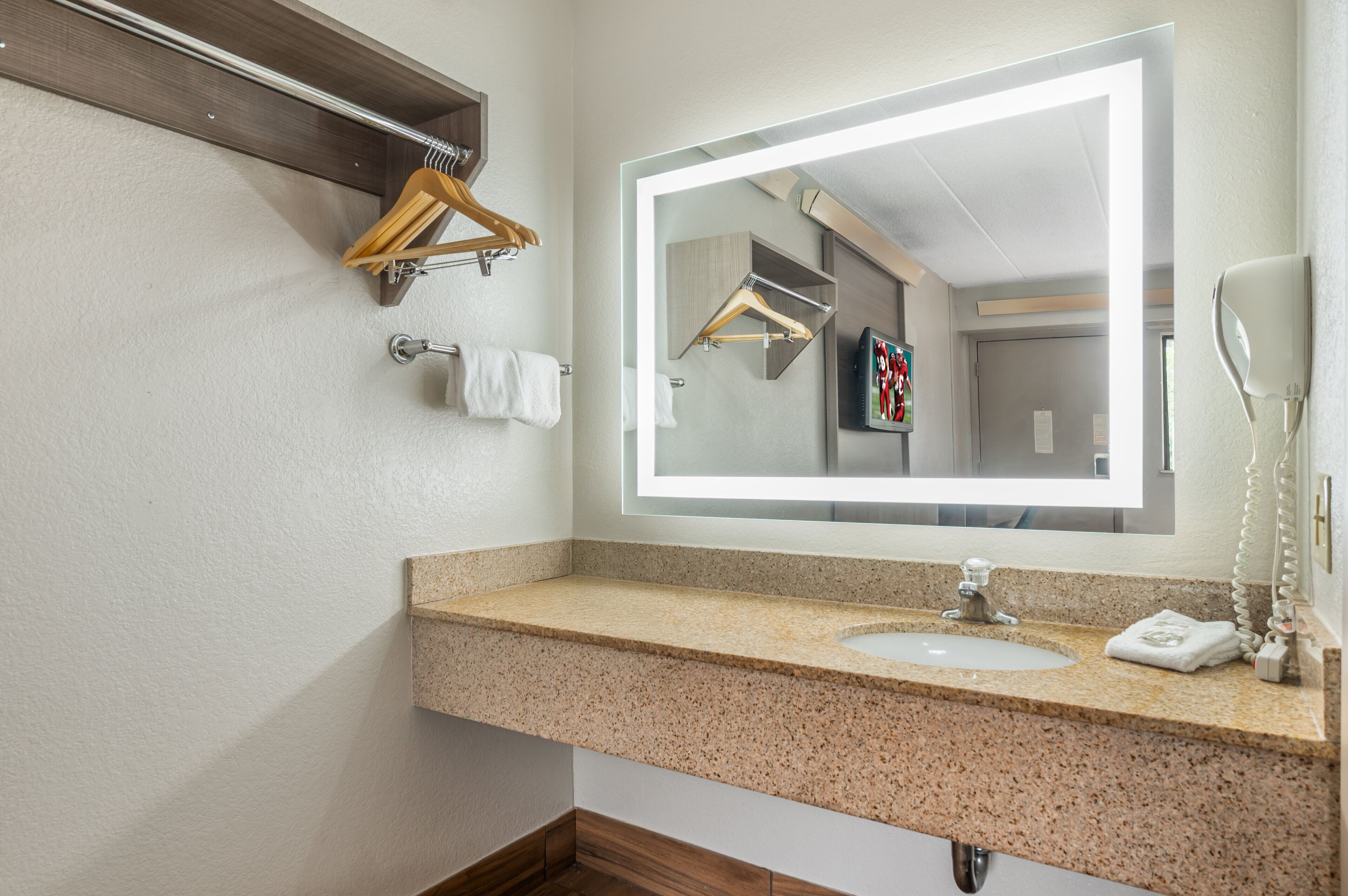 Photo - Red Roof Inn Virginia Beach