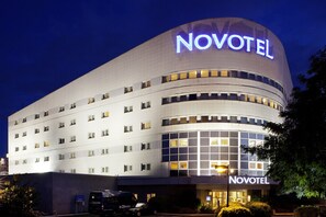 Front of property – evening/night - Novotel Paris Orly Rungis (Rungis)