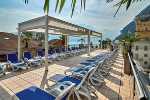 Sun deck
