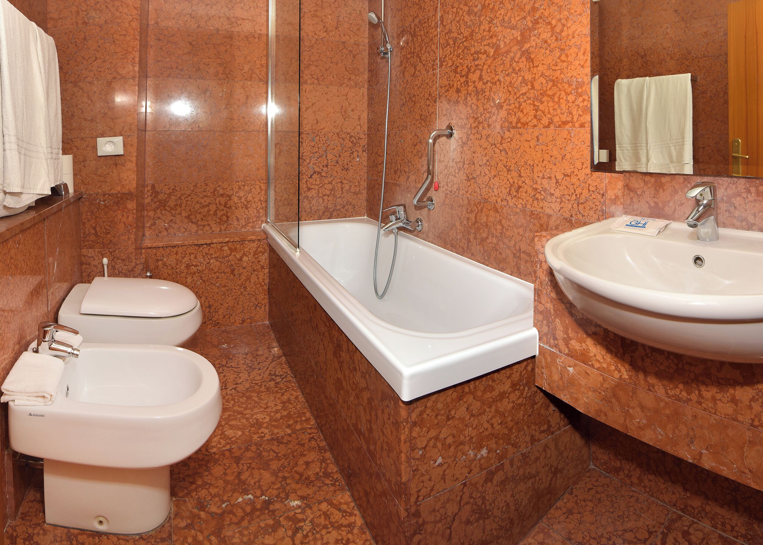 minibar, in-room safe, desk, laptop workspace