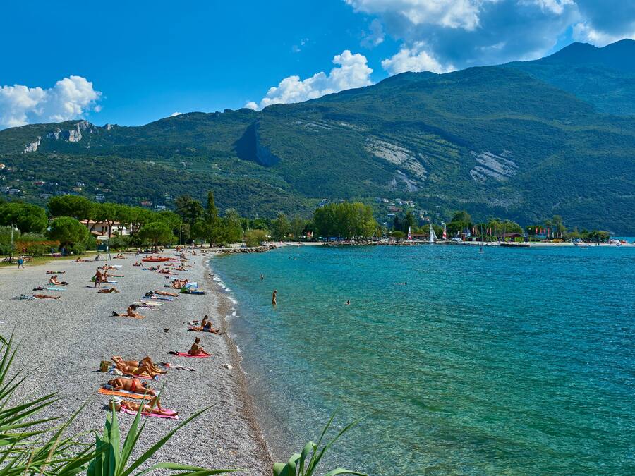 Perto da praia, areia branca