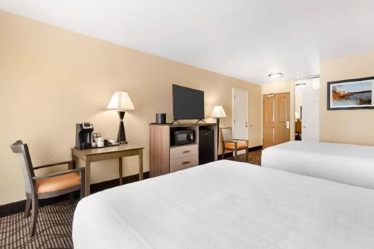 Premium bedding, desk, blackout drapes, iron/ironing board