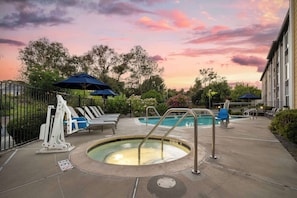 Outdoor pool - Best Western Plus Heritage Inn (Benicia)