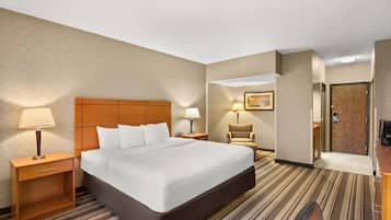Habitación Deluxe, 1 cama King size, para no fumadores | Ropa de cama de alta calidad y espacio para trabajar con laptop