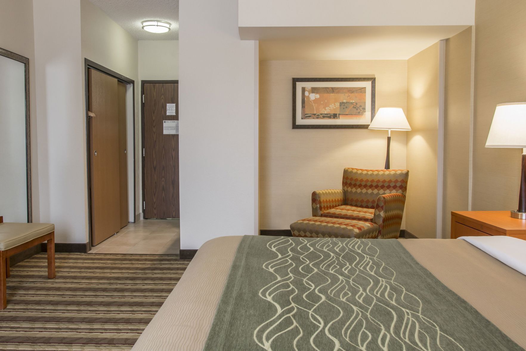 Roupas de cama premium, espaço de trabalho para notebook