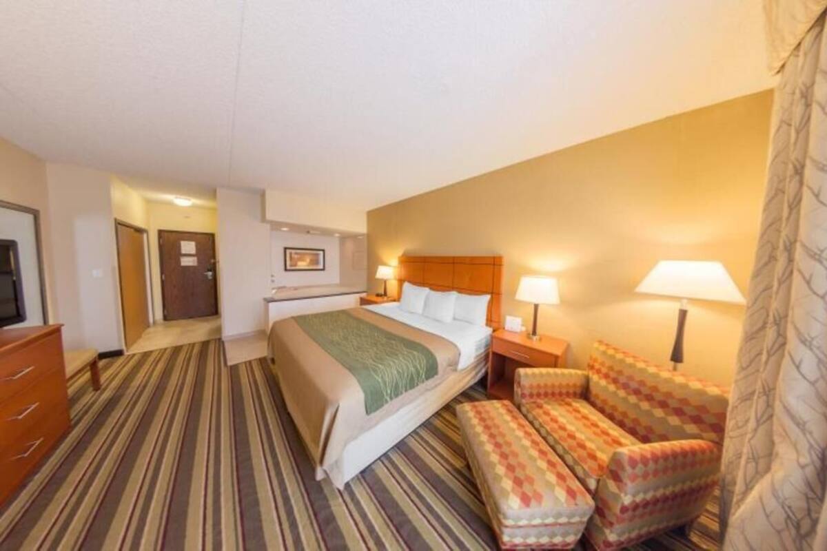 Roupas de cama premium, espaço de trabalho para notebook