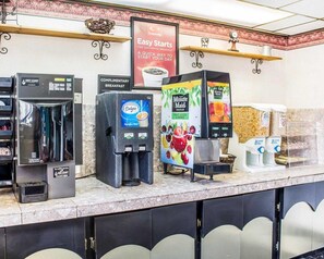 Free continental breakfast  - Econo Lodge Scranton near Montage Mountain (Scranton)