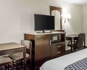 Standard Room, 1 King Bed, Non Smoking - Econo Lodge Scranton near Montage Mountain (Scranton)