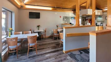 Desayuno completo incluido todos los días