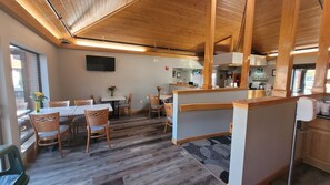 Free daily full breakfast - Quality Inn & Suites Marion (Marion)