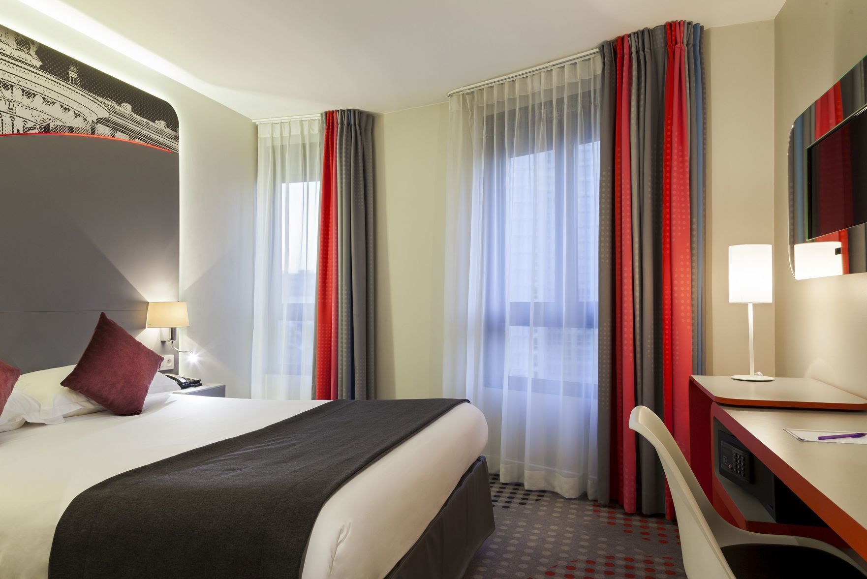 In-room safe, desk, soundproofing, free cribs/infant beds