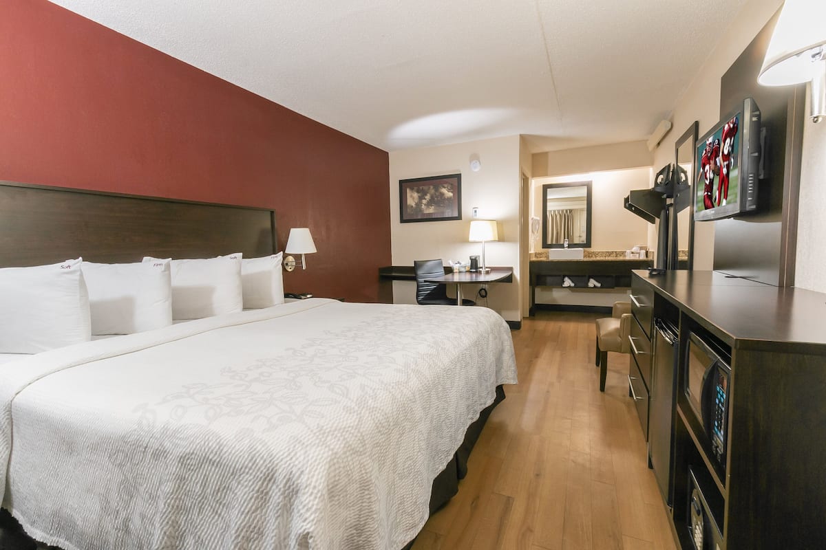 Pillow-top beds, desk, blackout curtains, free WiFi