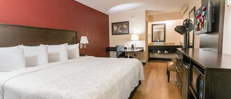 Pillowtop beds, desk, blackout drapes, WiFi (free)