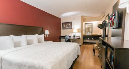 Red Roof Inn PLUS+ West Springfield
