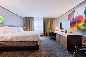 In-room safe, desk, laptop workspace, blackout drapes - Hilton Garden Inn Detroit - Southfield, MI (Southfield)