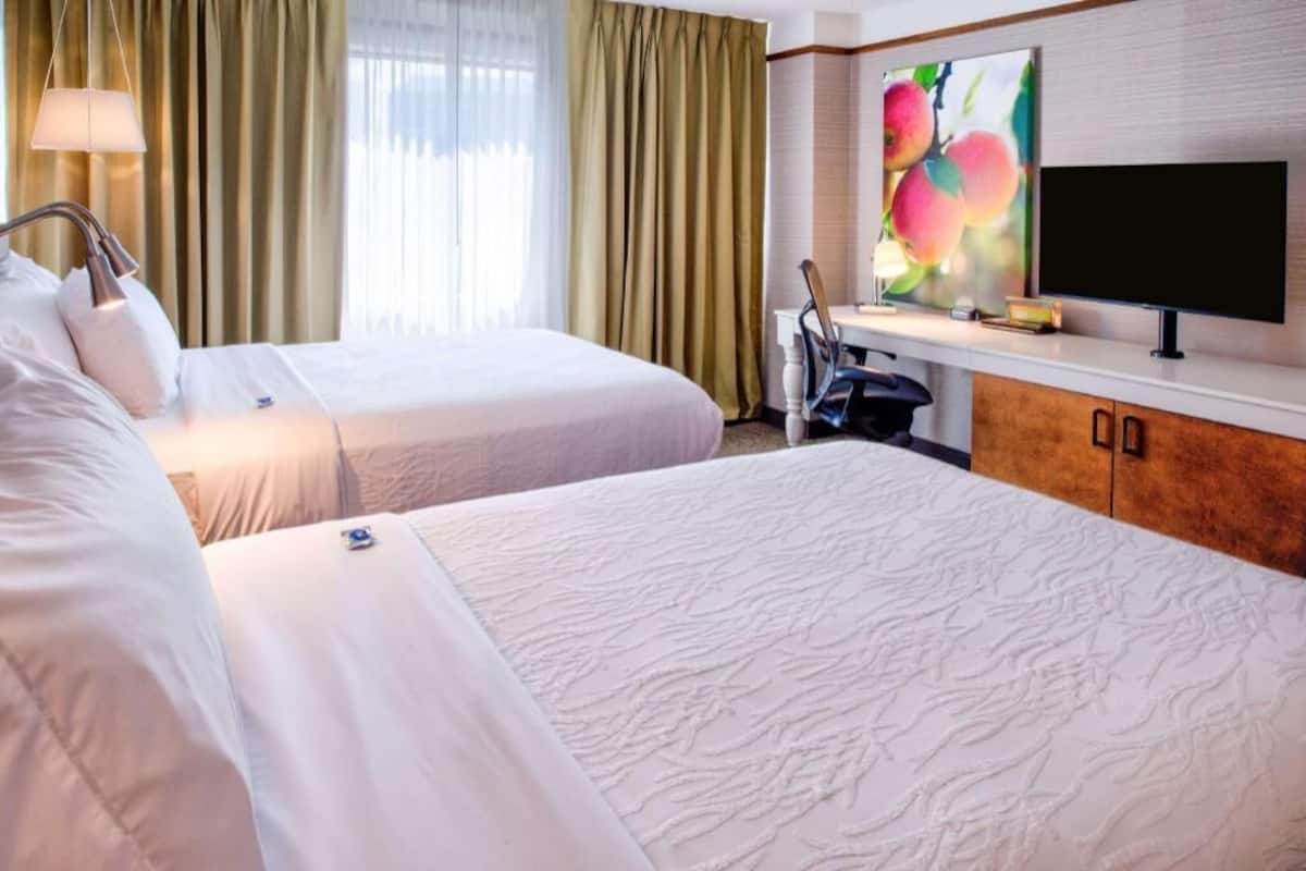 In-room safe, desk, laptop workspace, blackout drapes