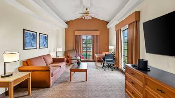 Suite, 1 King Bed with Sofa bed, Non Smoking | Premium bedding, desk, laptop workspace, blackout drapes