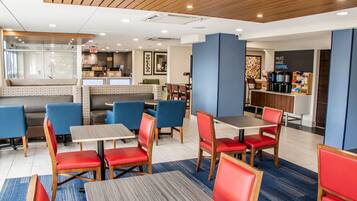 Petit déjeuner buffet compris tous les jours