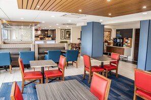 包每日自助早餐