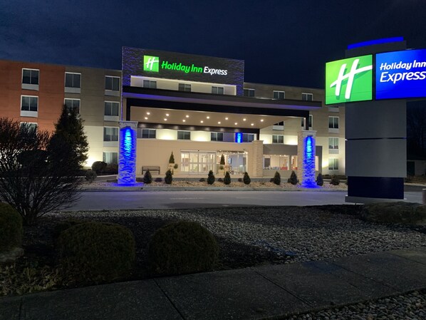 Exterior - Holiday Inn Express Allentown North by IHG (Allentown)