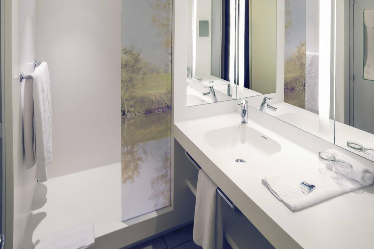 Premium bedding, in-room safe, individually furnished, laptop workspace