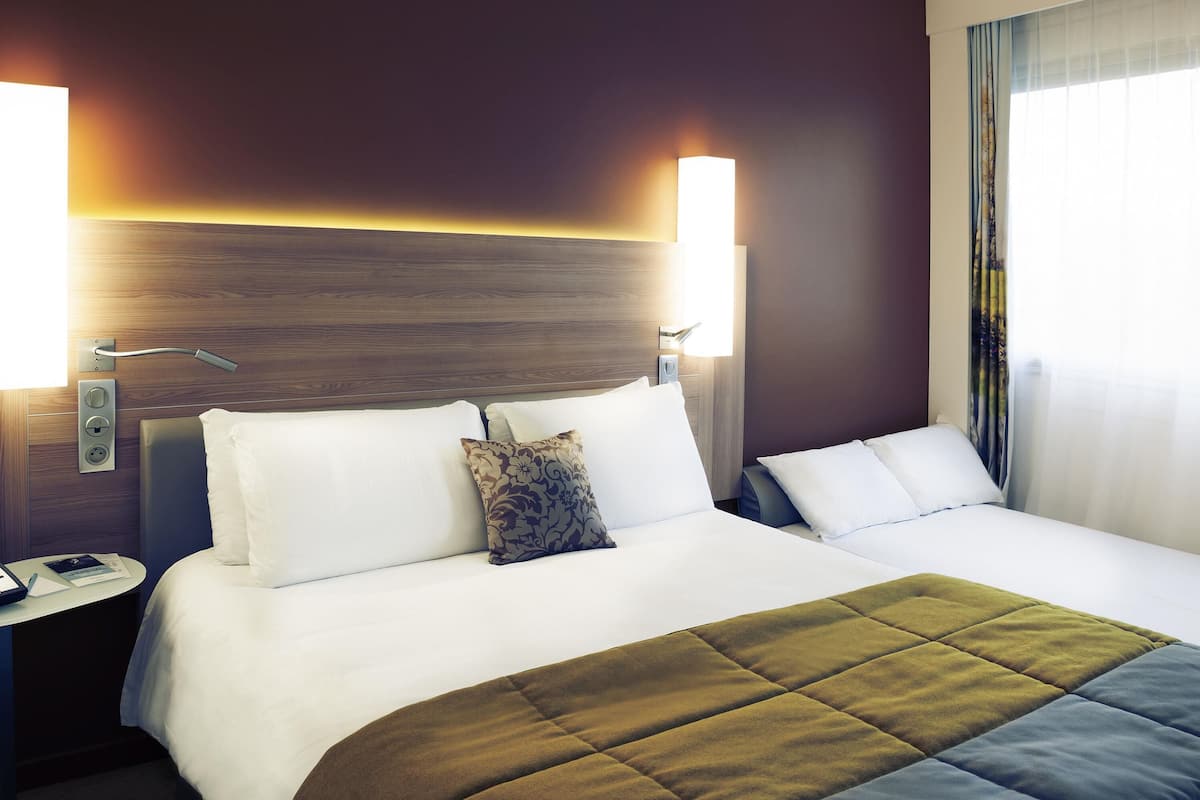 Premium bedding, in-room safe, individually furnished, laptop workspace