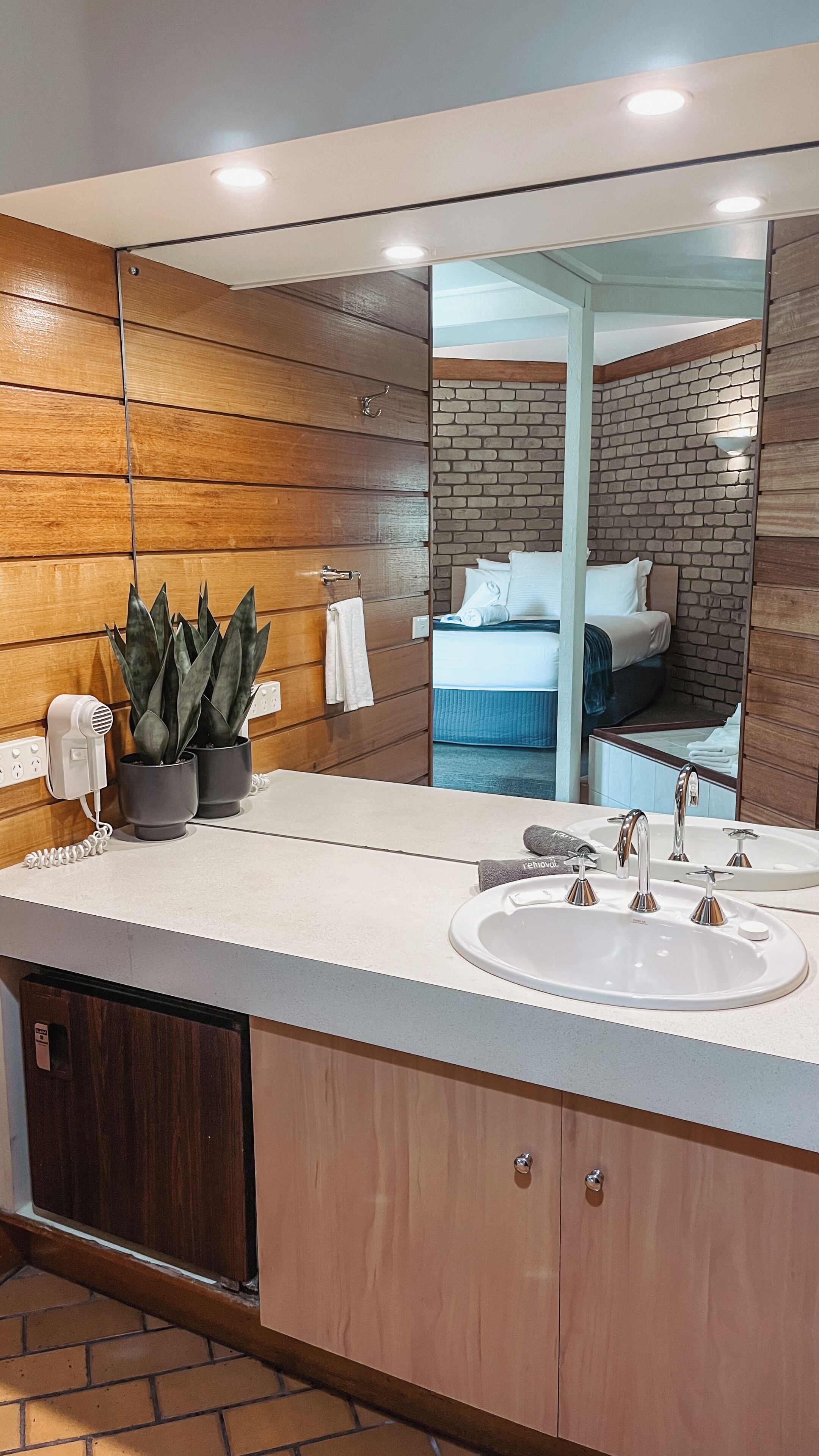 Chambre Standard, baignoire à jets (Spa) | Salle de bain | Articles de toilette gratuits, sèche-cheveux, serviettes fournies