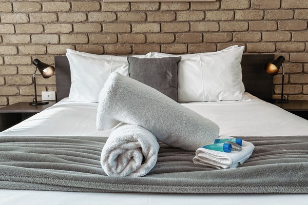Twin Room | Premium bedding, minibar, desk, iron/ironing board
