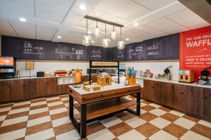 Free daily buffet breakfast  - Spark by Hilton Bardstown (Bardstown)