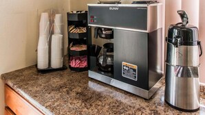 Unclassified image, 5 of 25, button - Economy Inn (Waynesburg)