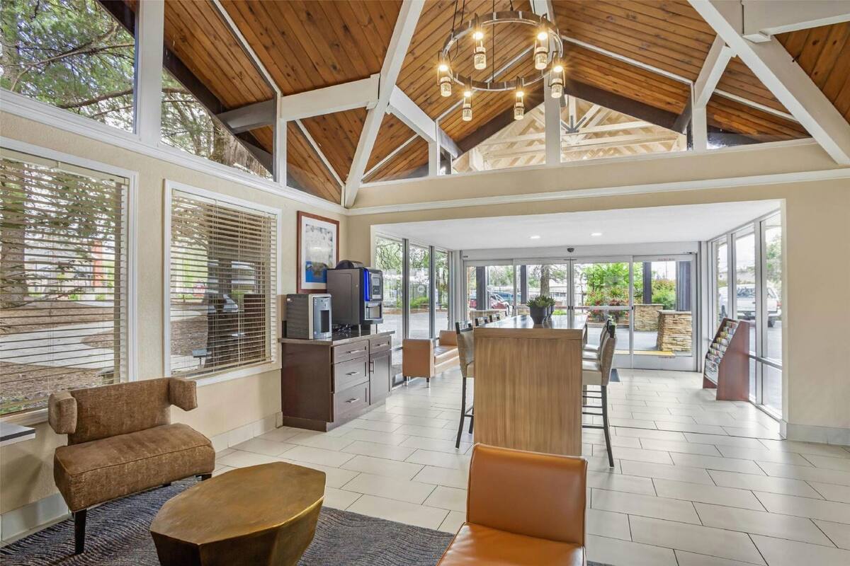Khu ăn uống