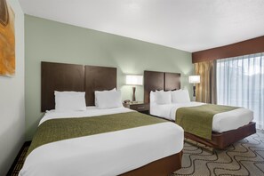 Deluxe Room, 2 Queen Beds, Non Smoking, Refrigerator & Microwave | Premium bedding, in-room safe, blackout drapes, iron/ironing board - Best Western Gold Country Inn (Grass Valley)