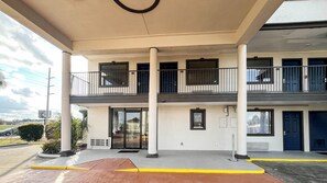 Exterior - Motel 6 Crowley, LA (Crowley)