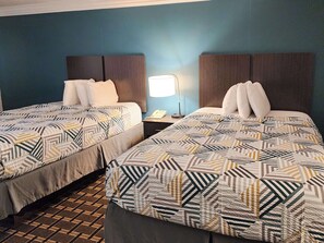 Bureau, fer et planche à repasser, Wi-Fi gratuit, draps fournis