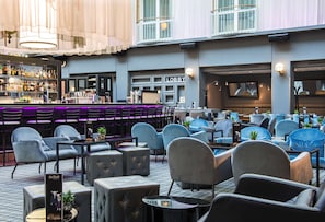 Bar (on property) - Radisson Blu Hotel, Bremen (Bremen)