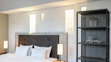 Allergikerbettwaren, Daunenbettdecken, Zimmersafe, Schreibtisch