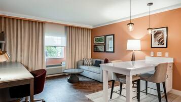 Suite, 2 Queen Beds, Non Smoking, Kitchenette (Sofabed is a double bed)