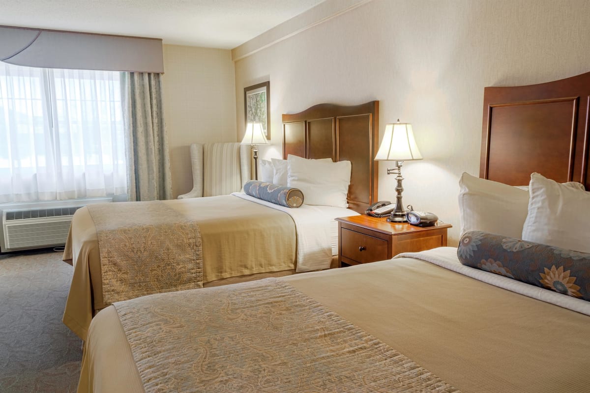 Pillowtop beds, in-room safe, desk, laptop workspace