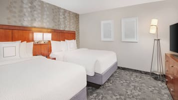 Rideaux occultants, fer et planche à repasser, lits bébé (gratuits)