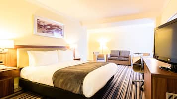 Ropa de cama de alta calidad, escritorio y cortinas blackout
