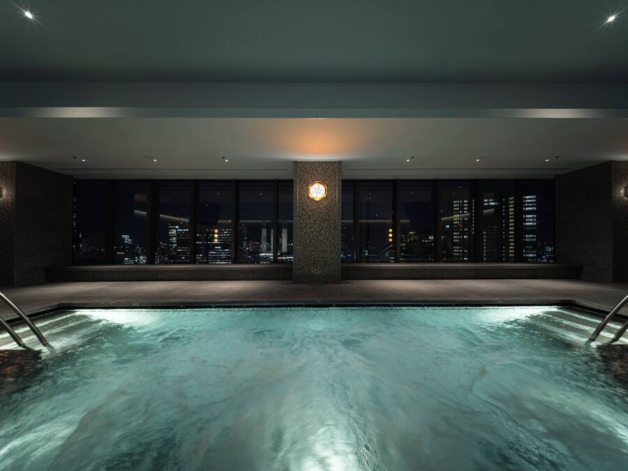 Indoor pool, outdoor pool