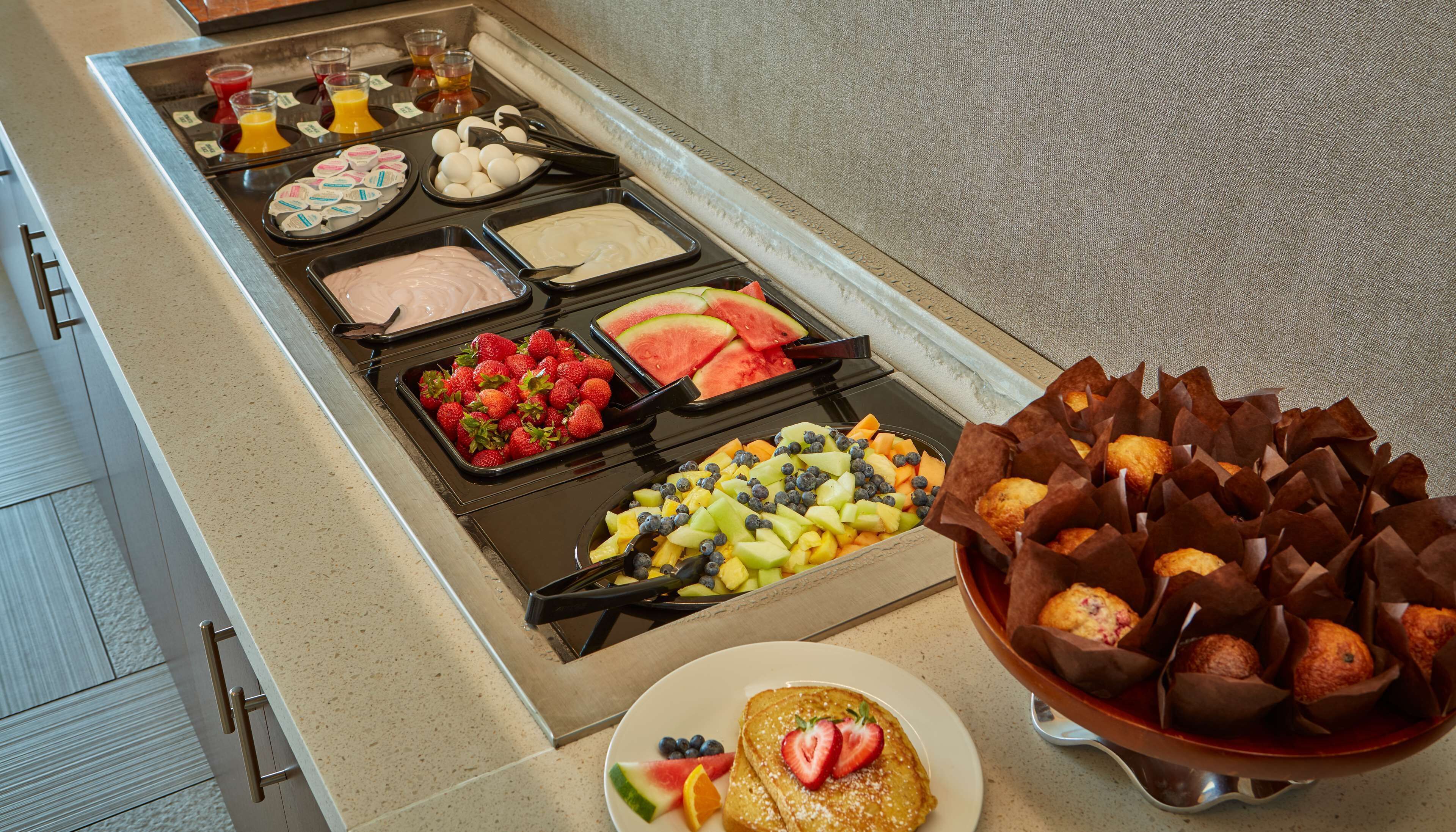 daily cooked-to-order breakfast (usd 11 per person)