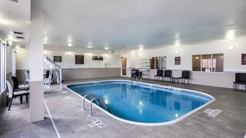 Una piscina cubierta