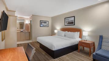 Desk, laptop workspace, iron/ironing board, free WiFi