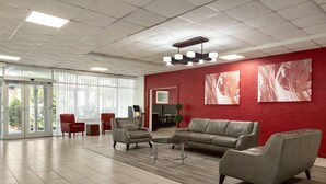 Lobby - Ramada by Wyndham Cocoa (Cocoa)
