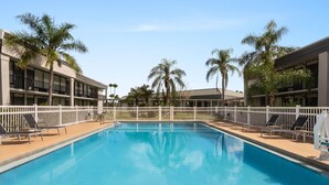 Pool - Ramada by Wyndham Cocoa (Cocoa)