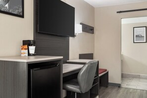 Desk, laptop workspace, blackout drapes, soundproofing - Ramada by Wyndham Cocoa (Cocoa)